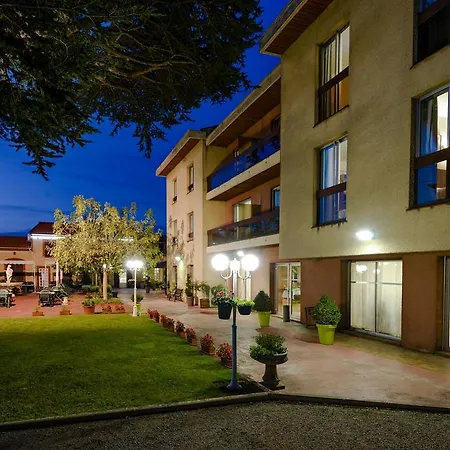 Restaurant Les Pins 2* Fonbeauzard